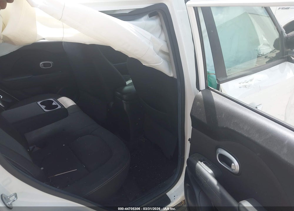 2018 KIA SOUL + VIN: KNDJP3A58J7598388