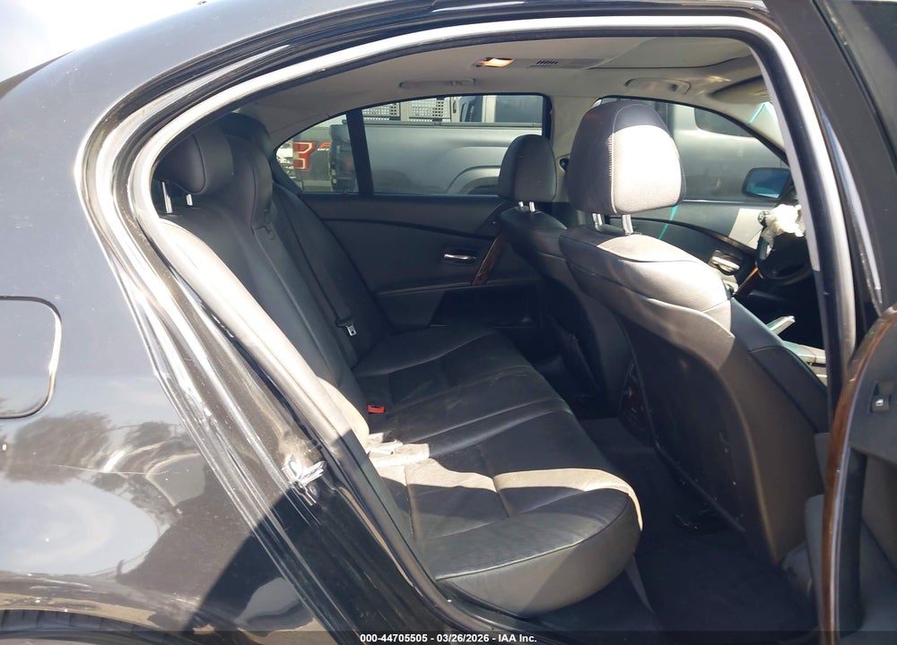 2007 BMW 525I VIN: WBANE53517CY04146