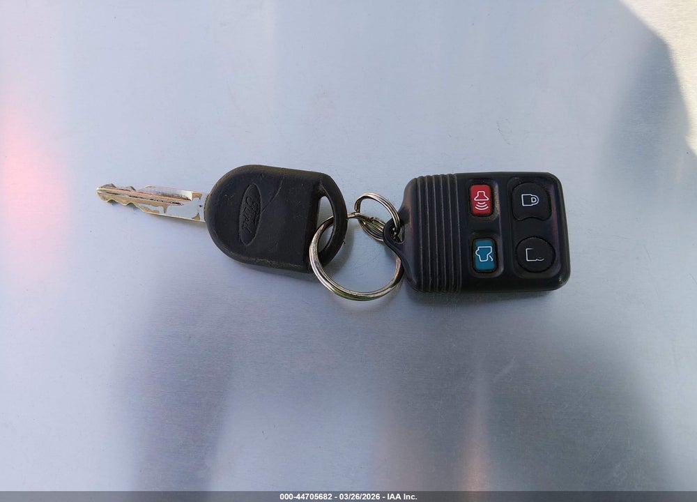 2005 FORD MUSTANG VIN: 1ZVFT84N155202892