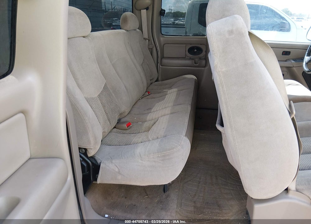 2005 CHEVROLET SILVERADO 1500 LS VIN: 2GCEC19T851155777
