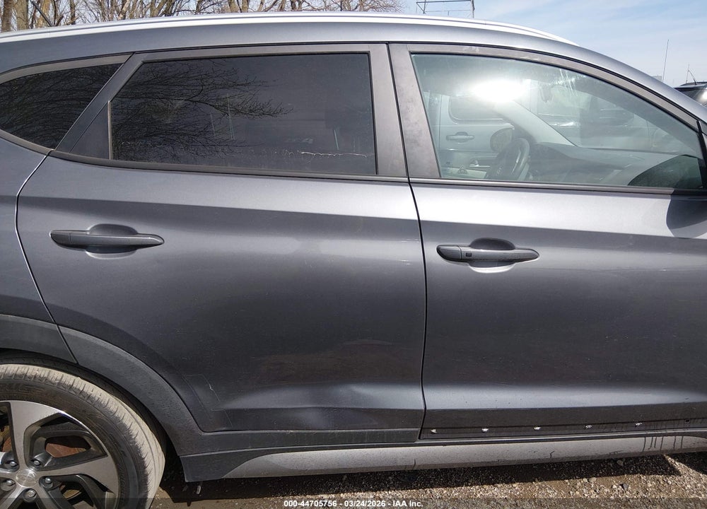 2017 HYUNDAI TUCSON SPORT VIN: KM8J33A22HU286611
