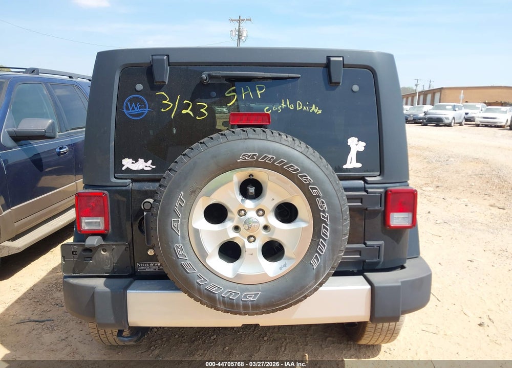2015 JEEP WRANGLER UNLIMITED SAHARA VIN: 1C4BJWEG2FL613078