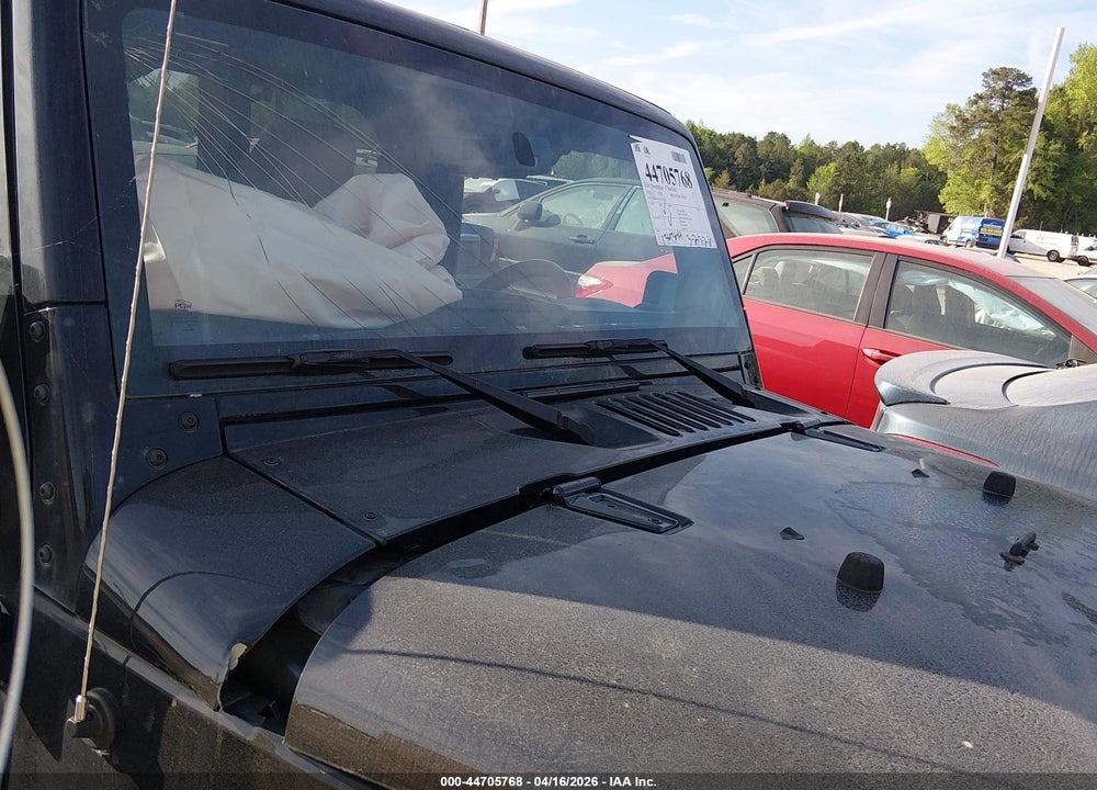 2015 JEEP WRANGLER UNLIMITED SAHARA VIN: 1C4BJWEG2FL613078