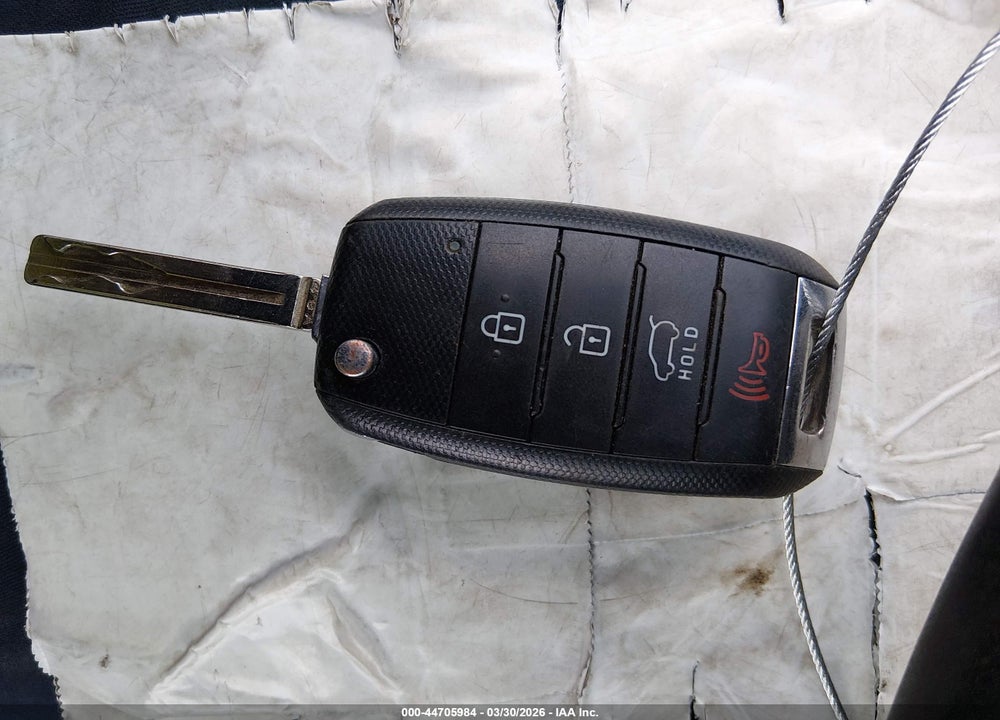 2015 KIA SOUL + VIN: KNDJP3A59F7772380