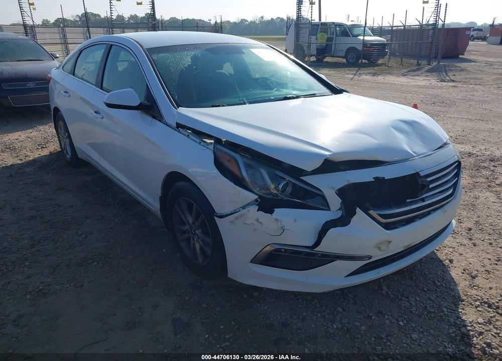 2015 HYUNDAI SONATA SE VIN: 5NPE24AF2FH186095