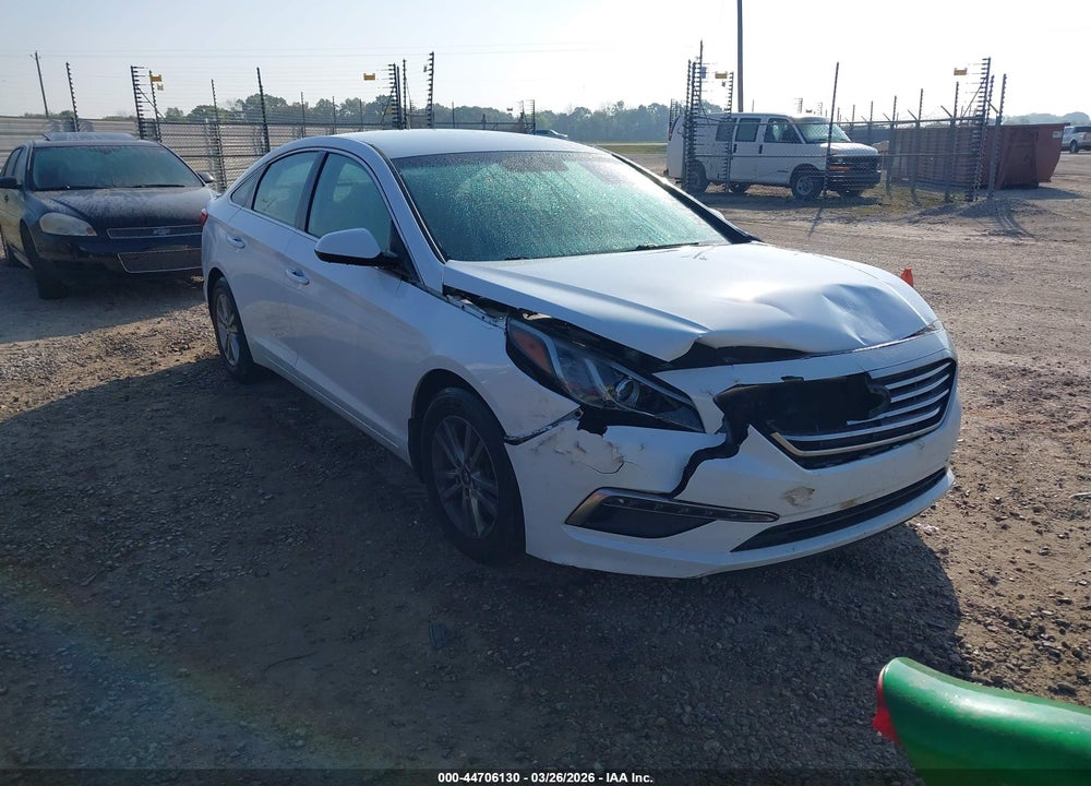 2015 HYUNDAI SONATA SE VIN: 5NPE24AF2FH186095
