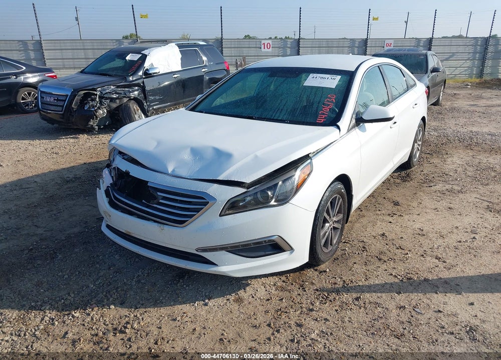 2015 HYUNDAI SONATA SE VIN: 5NPE24AF2FH186095