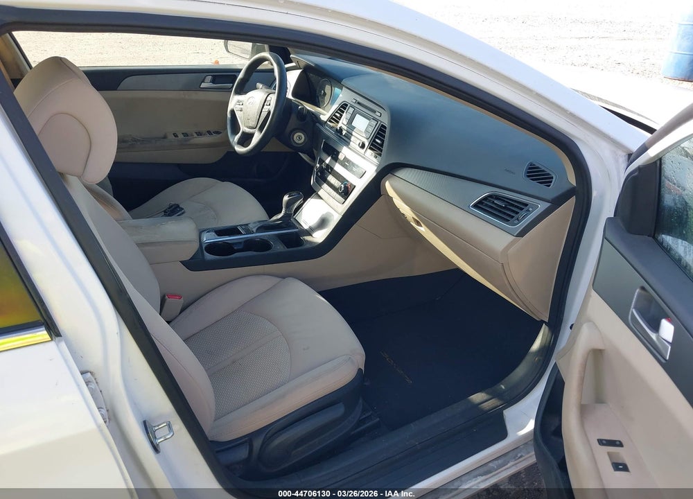 2015 HYUNDAI SONATA SE VIN: 5NPE24AF2FH186095