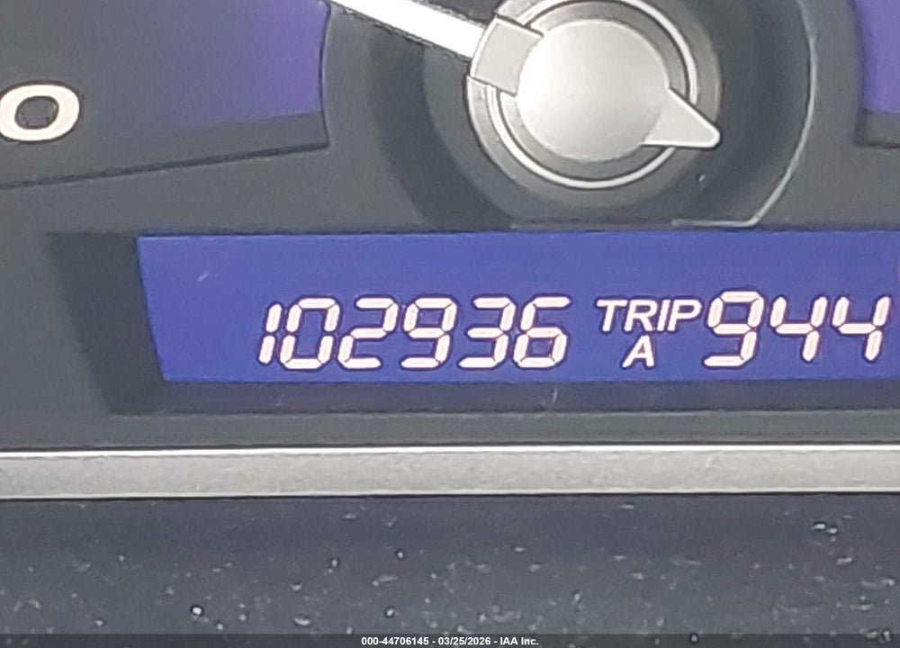 2010 HONDA CIVIC LX VIN: 19XFA1F5XAE029188