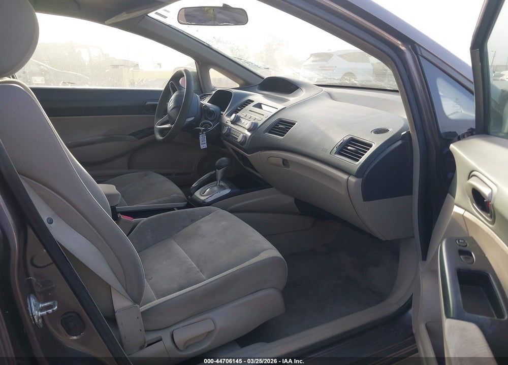 2010 HONDA CIVIC LX VIN: 19XFA1F5XAE029188
