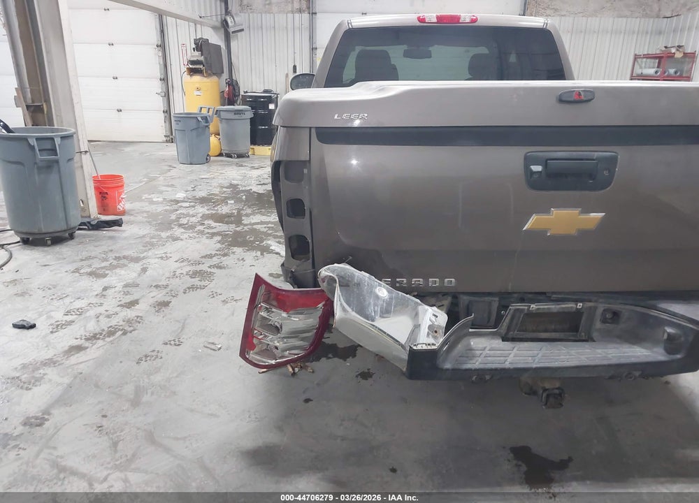 2013 CHEVROLET SILVERADO 1500 LT VIN: 1GCRKSE72DZ279083