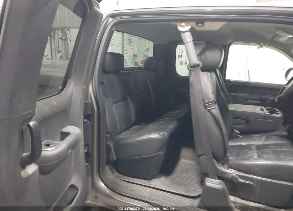 2013 CHEVROLET SILVERADO 1500 LT VIN: 1GCRKSE72DZ279083
