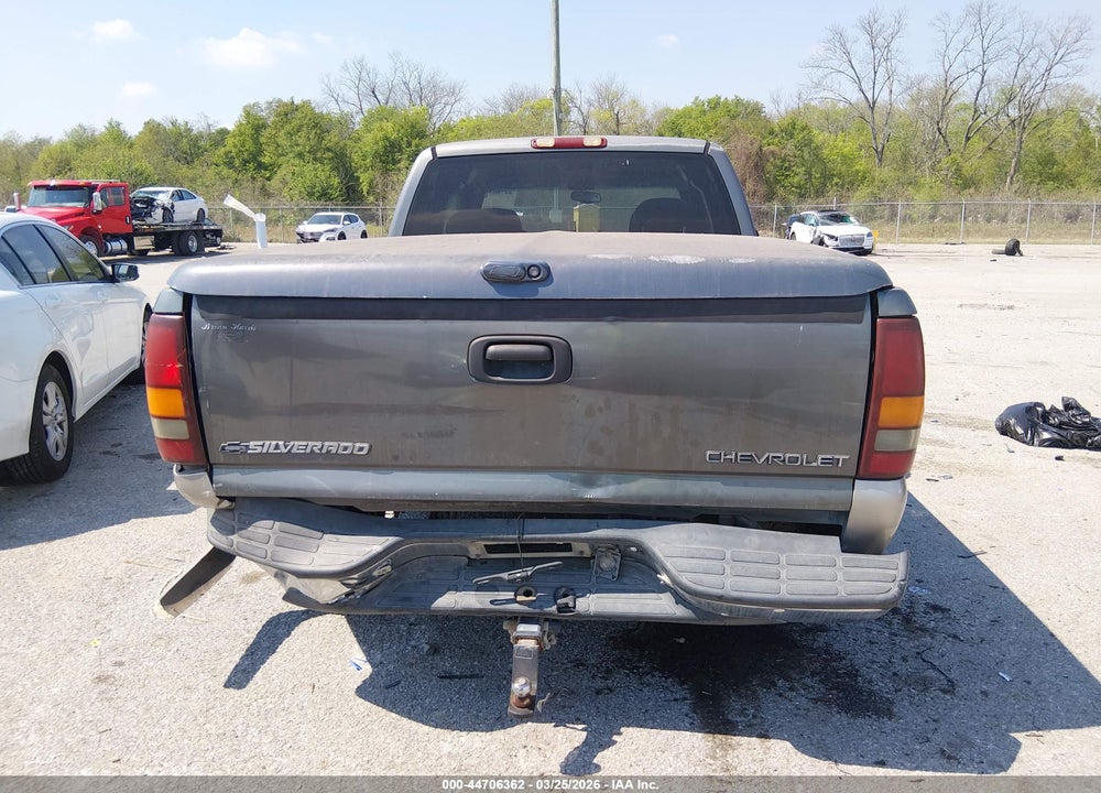 2000 CHEVROLET SILVERADO 1500 LS VIN: 1GCEC19TXYZ291744