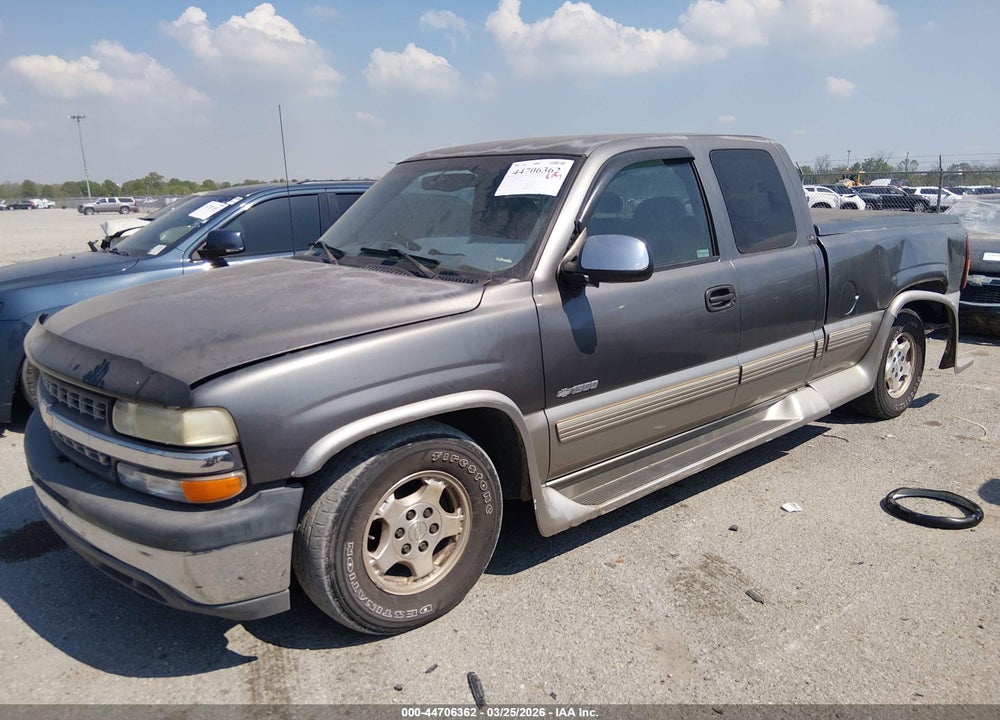 2000 CHEVROLET SILVERADO 1500 LS VIN: 1GCEC19TXYZ291744