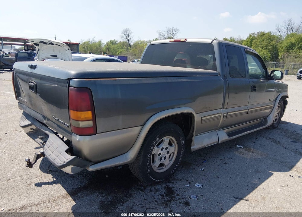 2000 CHEVROLET SILVERADO 1500 LS VIN: 1GCEC19TXYZ291744