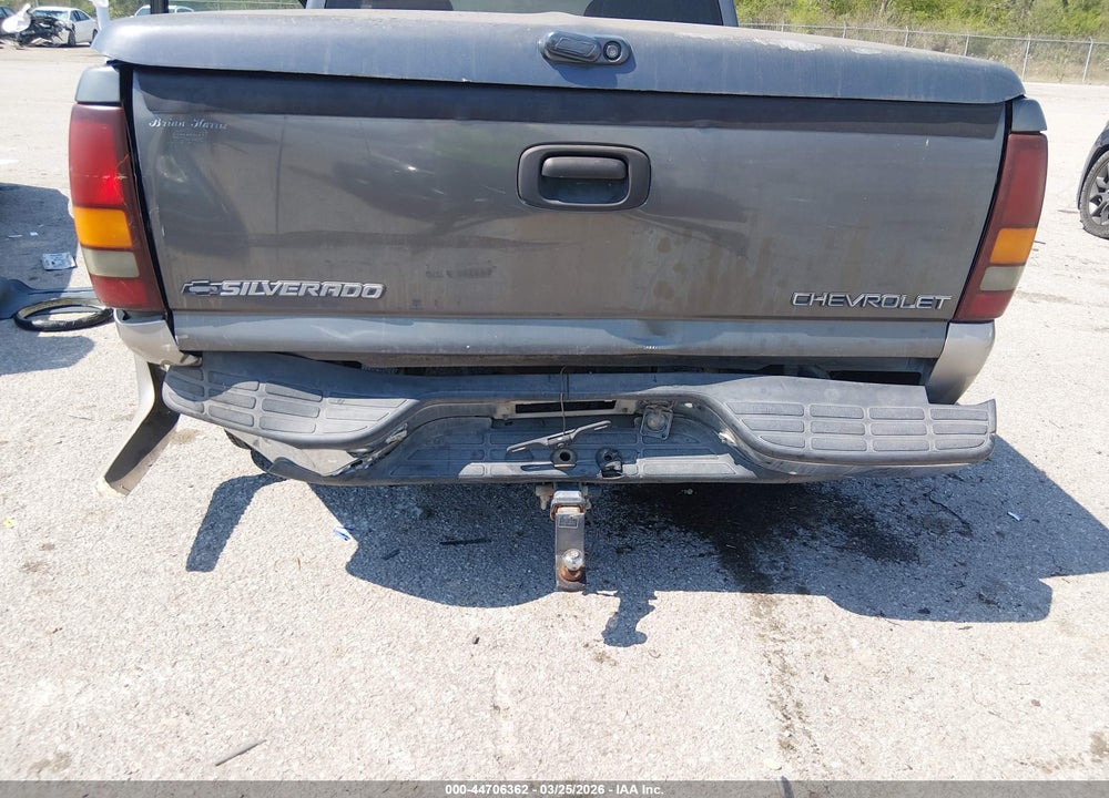 2000 CHEVROLET SILVERADO 1500 LS VIN: 1GCEC19TXYZ291744