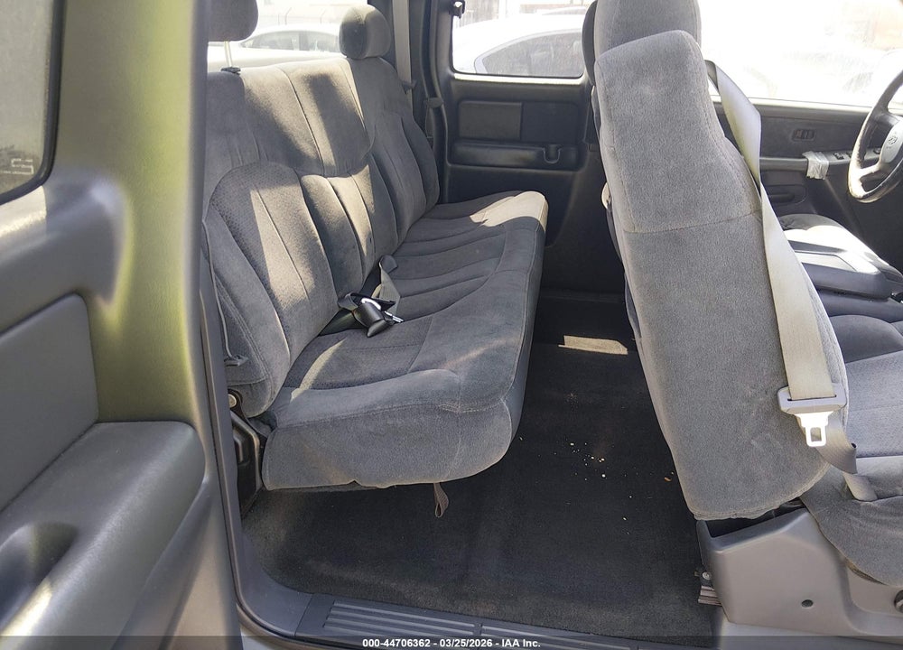 2000 CHEVROLET SILVERADO 1500 LS VIN: 1GCEC19TXYZ291744