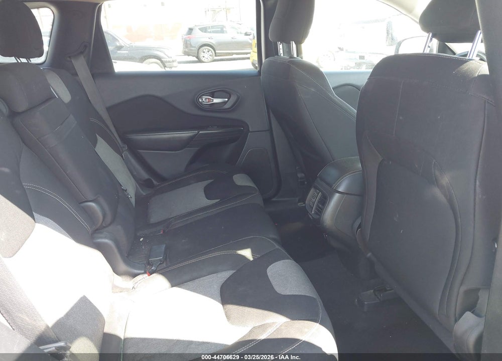 2014 JEEP CHEROKEE LATITUDE VIN: 1C4PJLCB3EW171615
