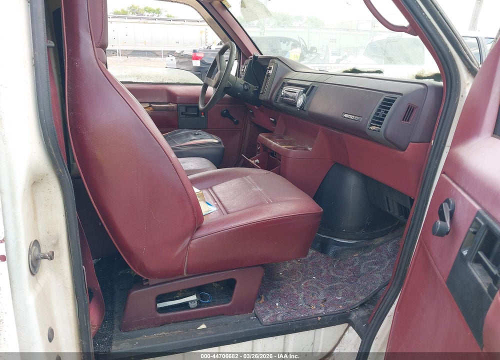 1993 CHEVROLET ASTRO VIN: 1GCDM15Z0PB116784