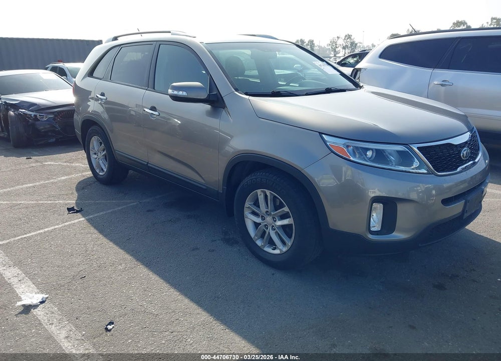 2014 KIA SORENTO LX VIN: 5XYKT3A64EG455908