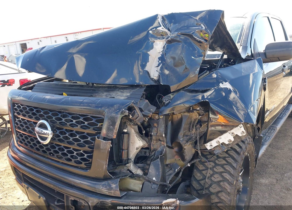 2017 NISSAN TITAN XD PLATINUM RESERVE DIESEL/PRO-4X DIESEL/S/SL DIESEL/SV DIESEL VIN: 1N6BA1F31HN529367