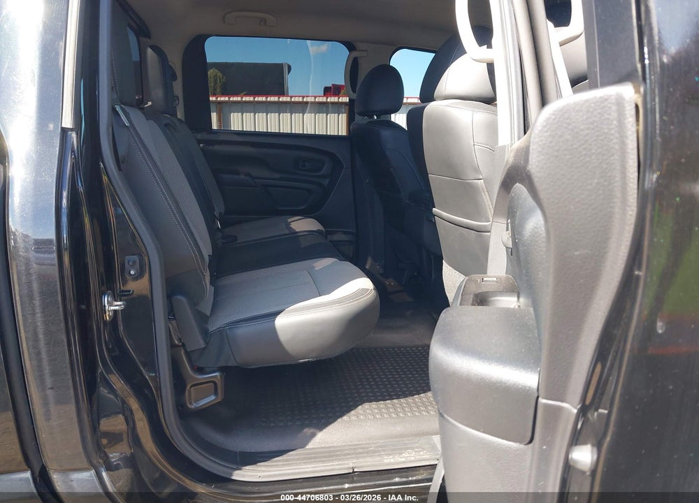 2017 NISSAN TITAN XD PLATINUM RESERVE DIESEL/PRO-4X DIESEL/S/SL DIESEL/SV DIESEL VIN: 1N6BA1F31HN529367