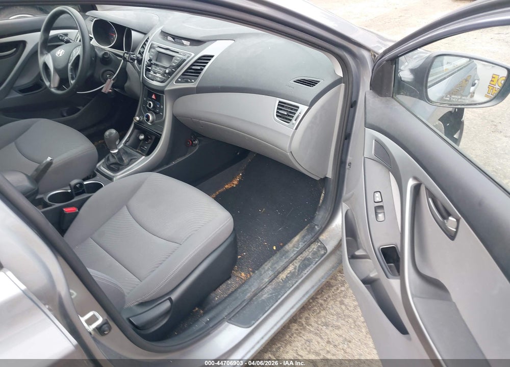 2016 HYUNDAI ELANTRA SE VIN: KMHDH4AE7GU492875
