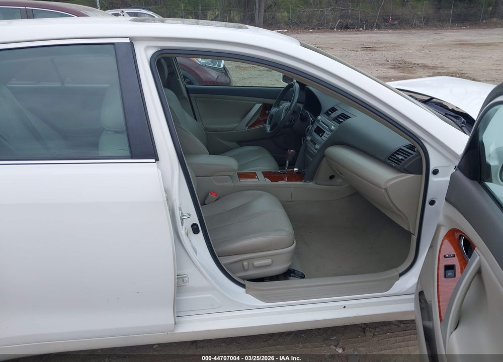 2011 TOYOTA CAMRY XLE VIN: 4T1BF3EK4BU757199