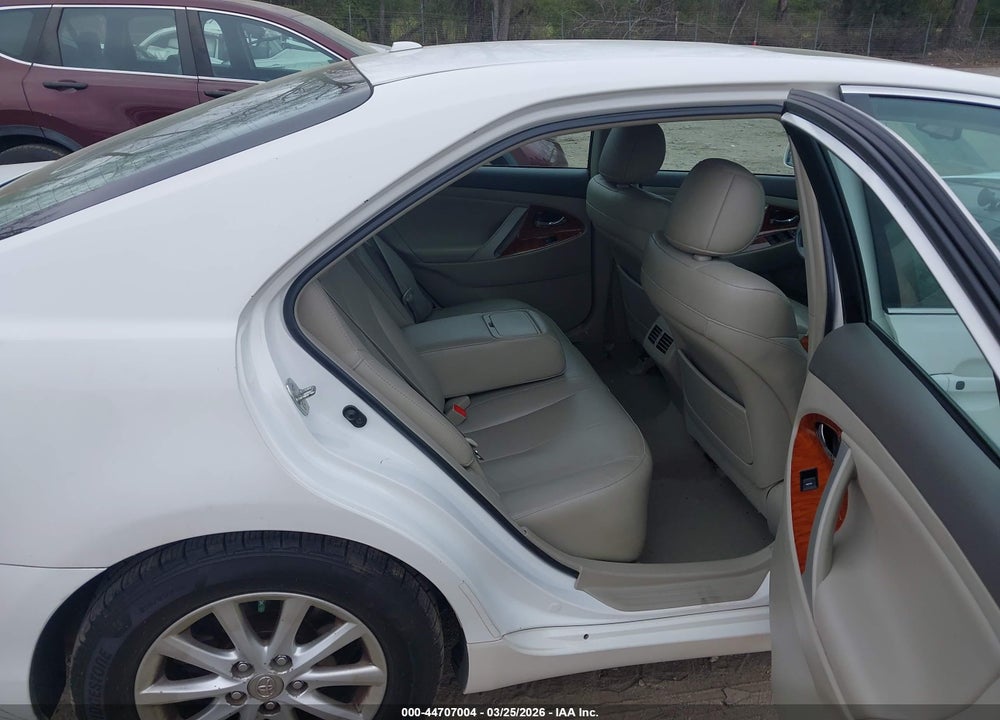 2011 TOYOTA CAMRY XLE VIN: 4T1BF3EK4BU757199