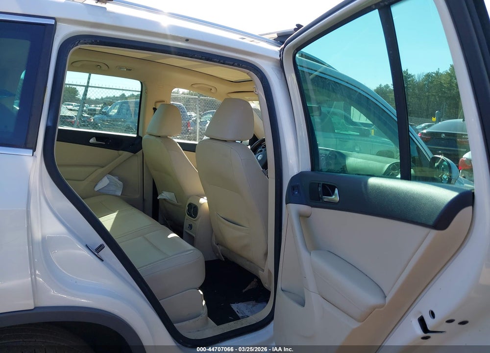 2010 VOLKSWAGEN TIGUAN WOLFSBURG EDITION VIN: WVGBV7AX4AW538161