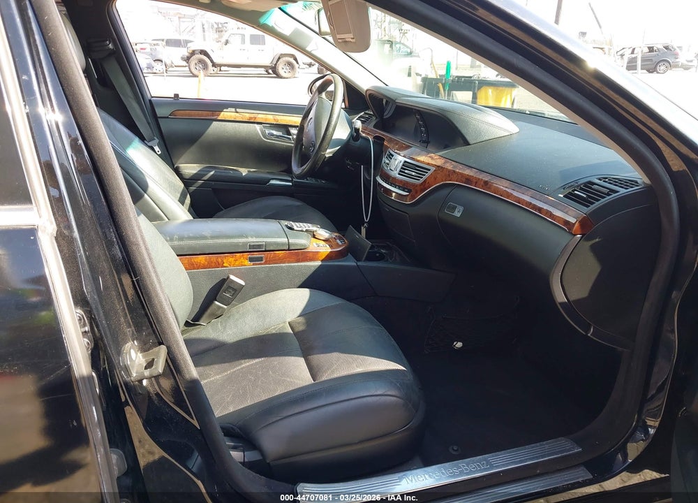2008 MERCEDES-BENZ S 550 VIN: WDDNG71X58A228626