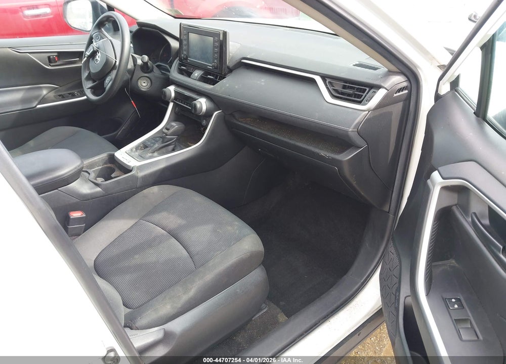 2021 TOYOTA RAV4 LE VIN: 2T3F1RFV0MC252090