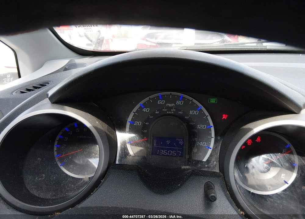 2011 HONDA FIT VIN: JHMGE8H37BC023031