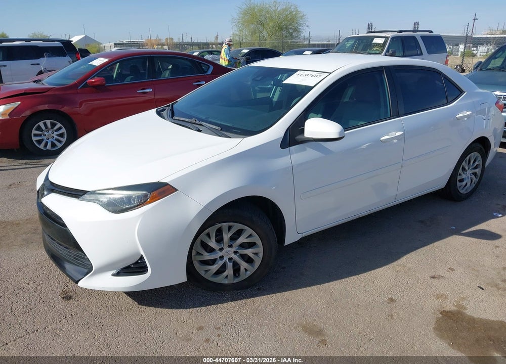 2018 TOYOTA COROLLA LE VIN: 2T1BURHE9JC018330