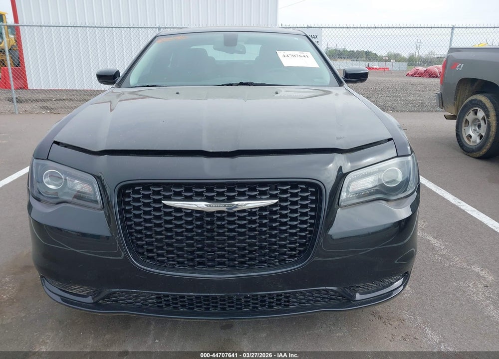 2019 CHRYSLER 300 TOURING VIN: 2C3CCAAG5KH610016
