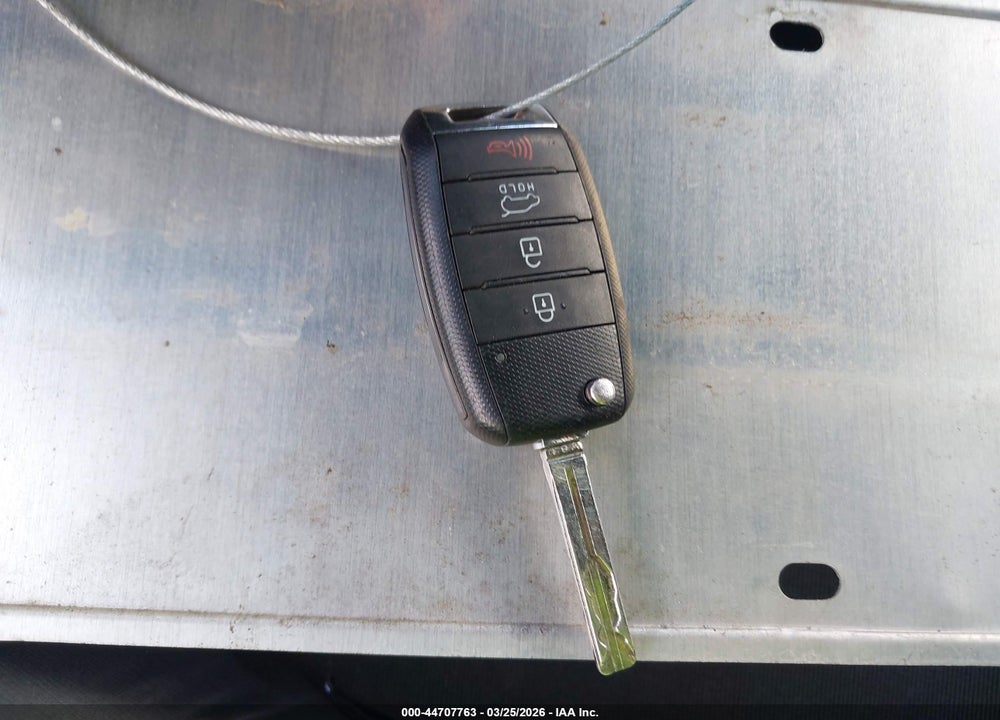 2014 KIA SOUL + VIN: KNDJP3A5XE7032044