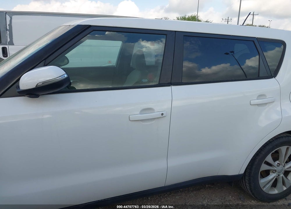 2014 KIA SOUL + VIN: KNDJP3A5XE7032044