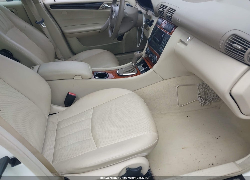 2005 MERCEDES-BENZ C 240 LUXURY VIN: WDBRF61J25A813839