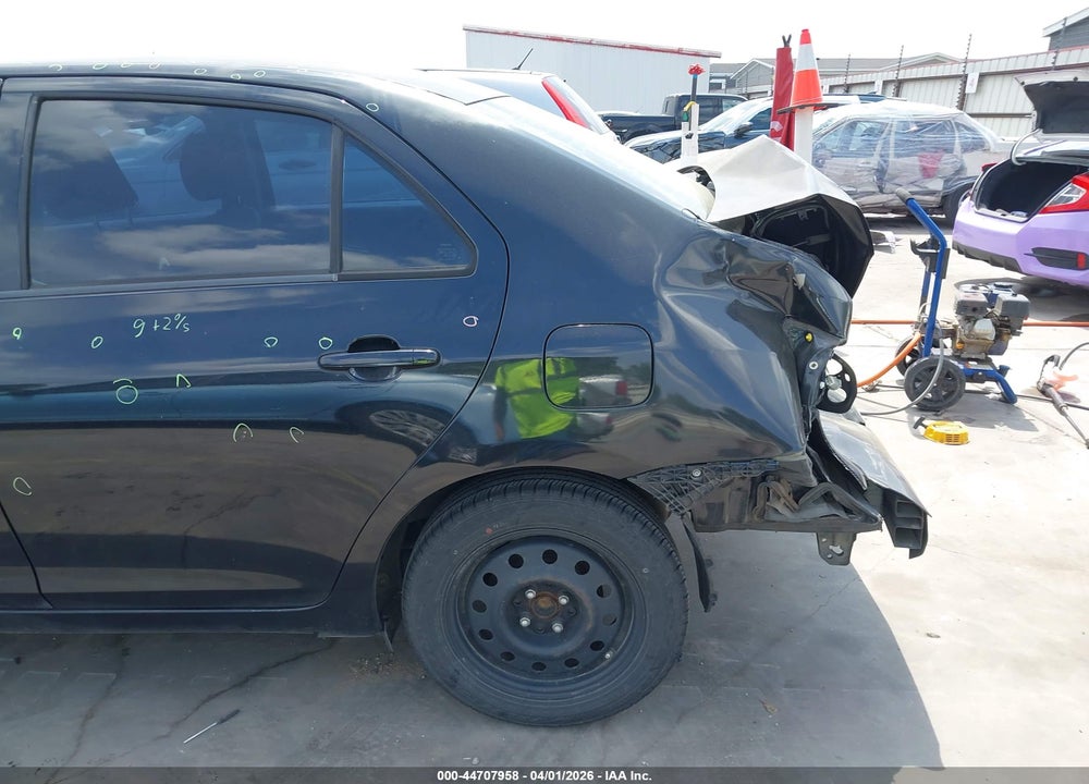 2012 TOYOTA YARIS VIN: JTDBT4K33CL026206