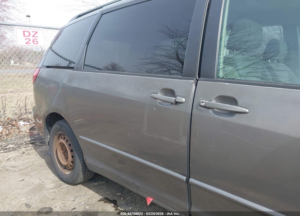2005 TOYOTA SIENNA LE VIN: 5TDZA23C25S352734