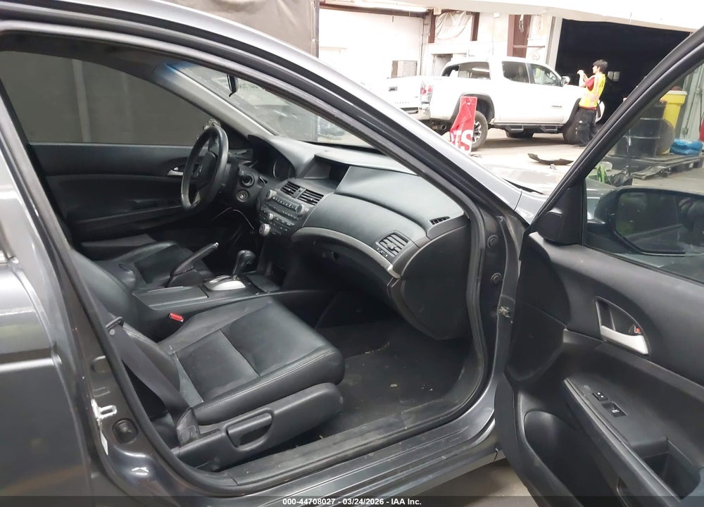 2011 HONDA ACCORD 2.4 SE VIN: 1HGCP2F63BA131678