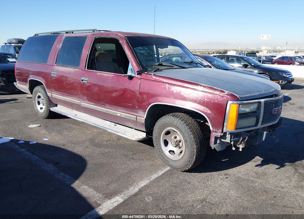 1998 CHEVROLET SUBURBAN 1500 VIN: 1GNEC16R6WJ326565