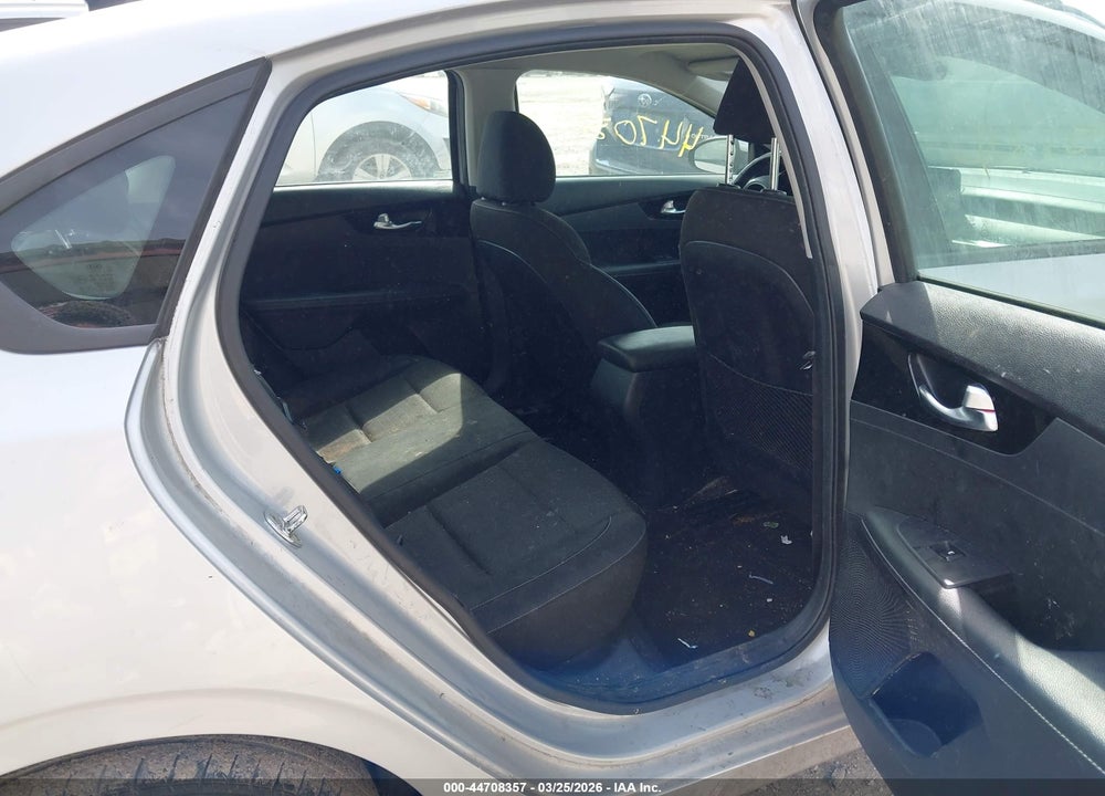 2019 KIA FORTE S VIN: 3KPF34AD4KE131971