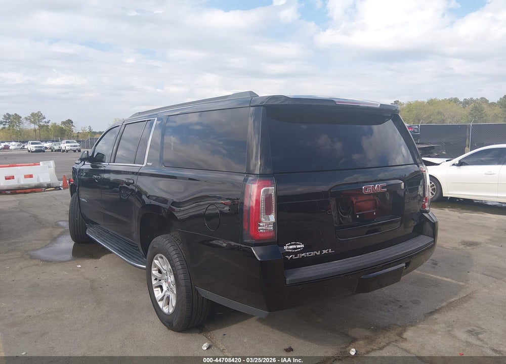 2017 GMC YUKON XL SLT VIN: 1GKS1GKC3HR394546