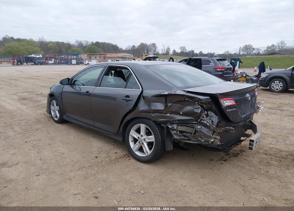 2013 TOYOTA CAMRY SE VIN: 4T1BF1FK0DU298579