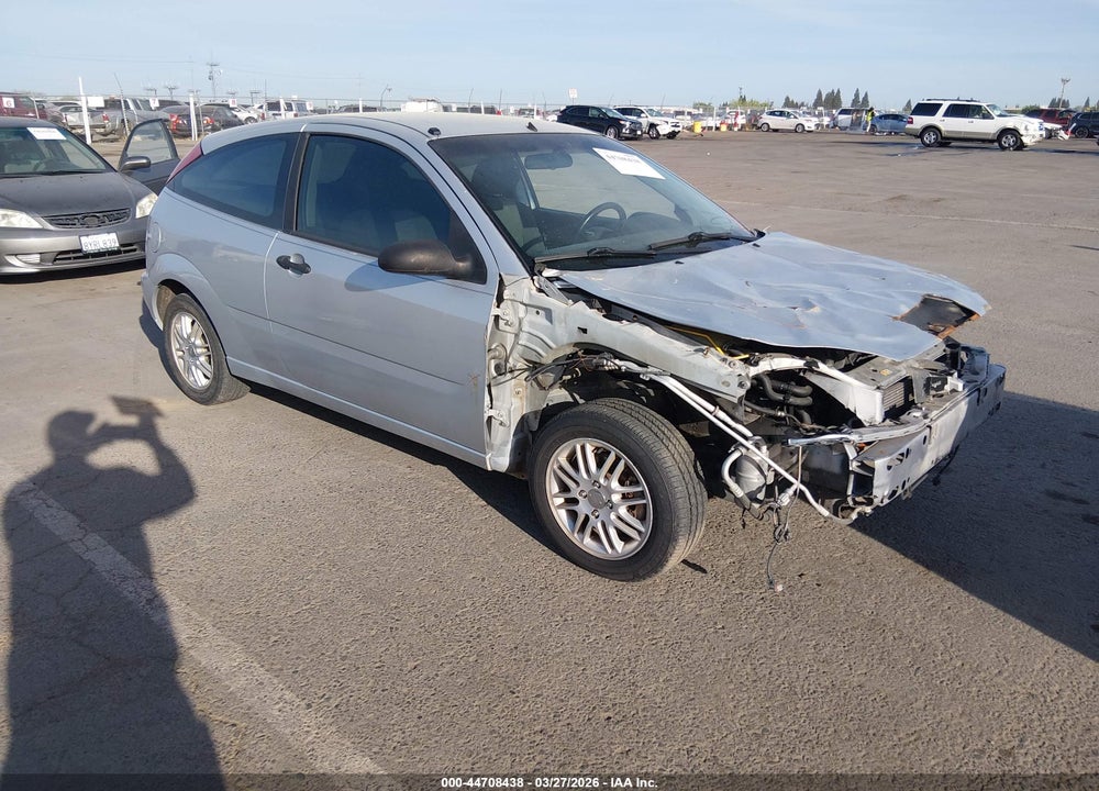 2005 FORD FOCUS ZX3 VIN: 3FAFP31N45R115182