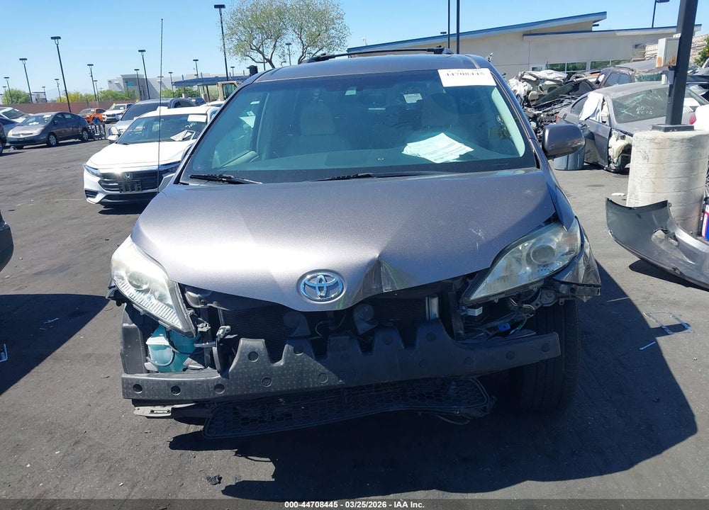 2011 TOYOTA SIENNA LE V6 VIN: 5TDKK3DC6BS053875