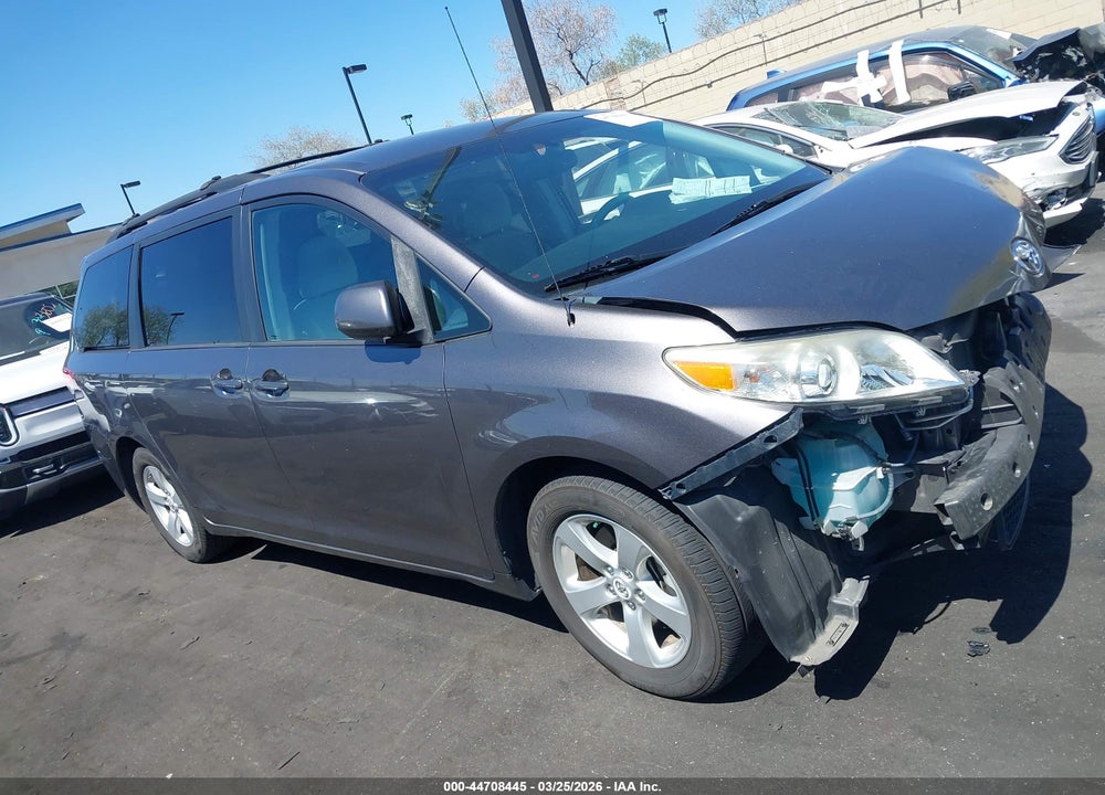2011 TOYOTA SIENNA LE V6 VIN: 5TDKK3DC6BS053875