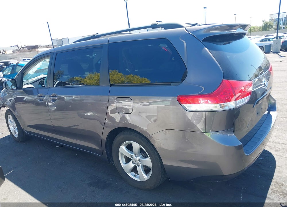 2011 TOYOTA SIENNA LE V6 VIN: 5TDKK3DC6BS053875