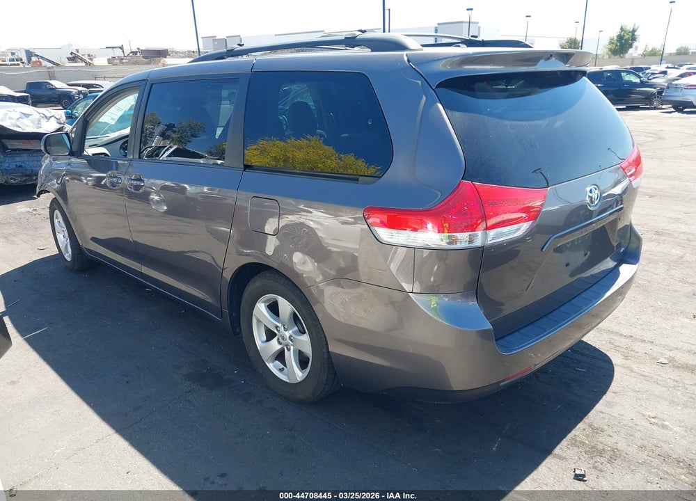 2011 TOYOTA SIENNA LE V6 VIN: 5TDKK3DC6BS053875